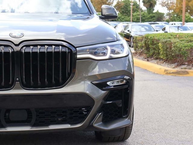 2022 BMW X7 M50i