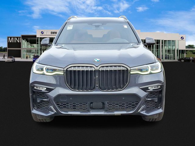 2022 BMW X7 M50i