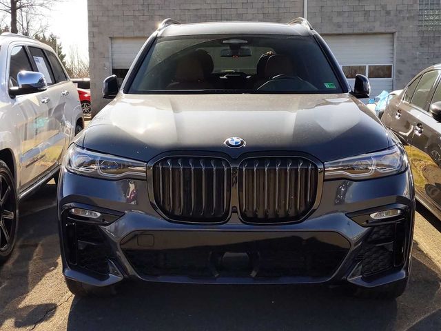 2022 BMW X7 M50i