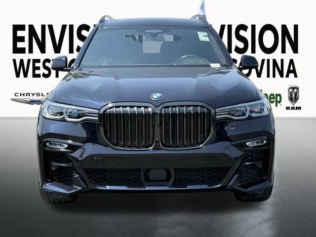 2022 BMW X7 M50i
