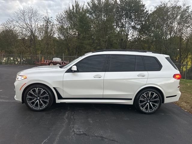 2022 BMW X7 M50i