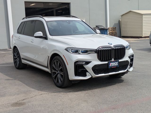 2022 BMW X7 M50i