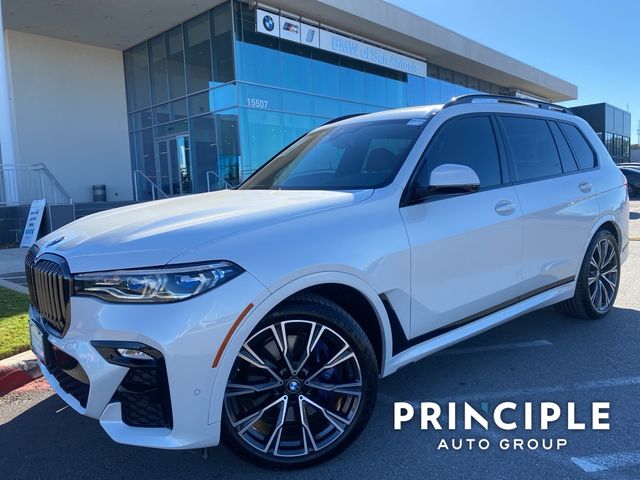 2022 BMW X7 M50i