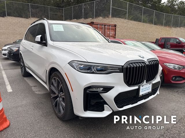 2022 BMW X7 M50i