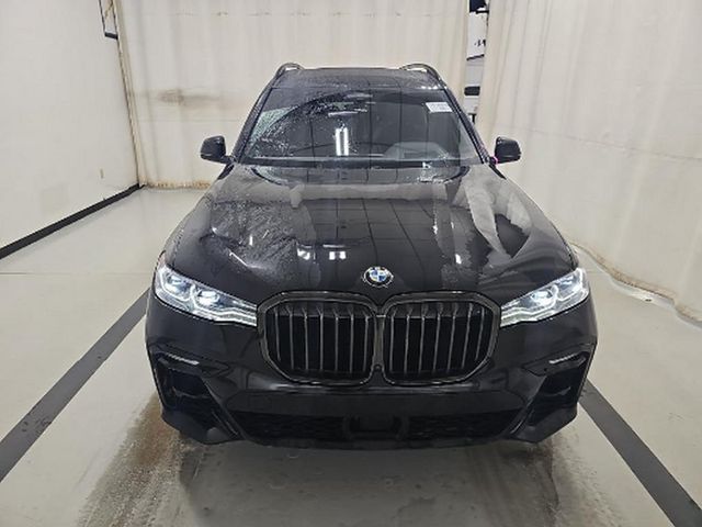 2022 BMW X7 M50i