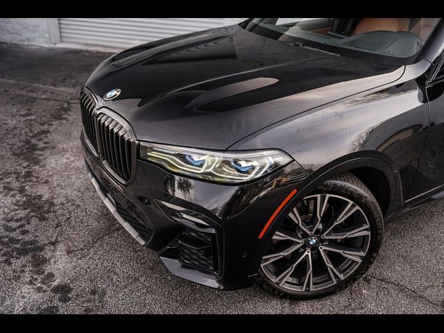 2022 BMW X7 M50i