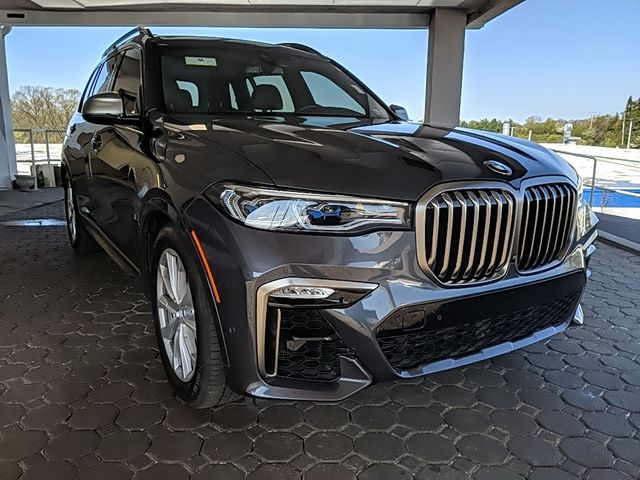2022 BMW X7 M50i