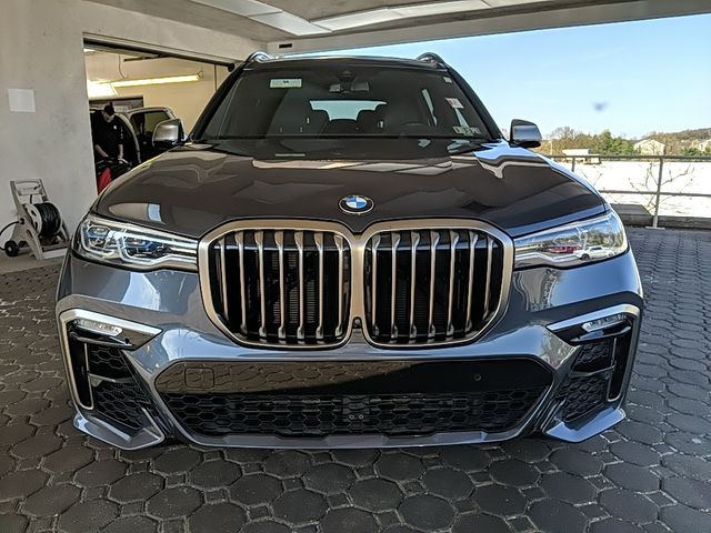 2022 BMW X7 M50i