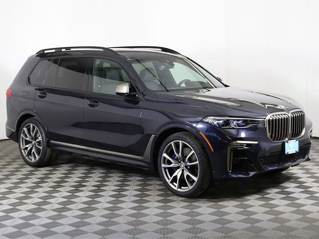 2022 BMW X7 M50i