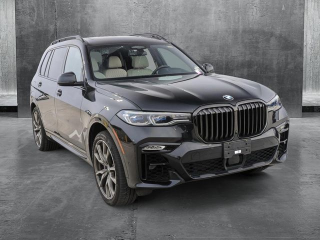 2022 BMW X7 M50i