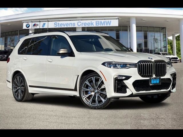 2022 BMW X7 M50i