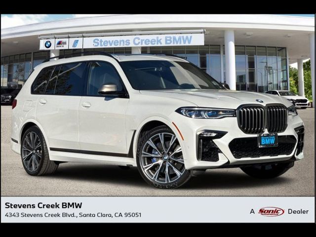 2022 BMW X7 M50i