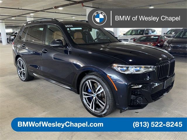 2022 BMW X7 M50i