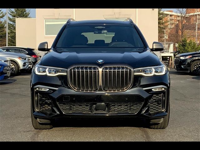 2022 BMW X7 M50i