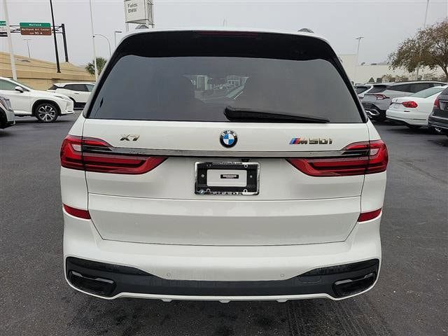 2022 BMW X7 M50i