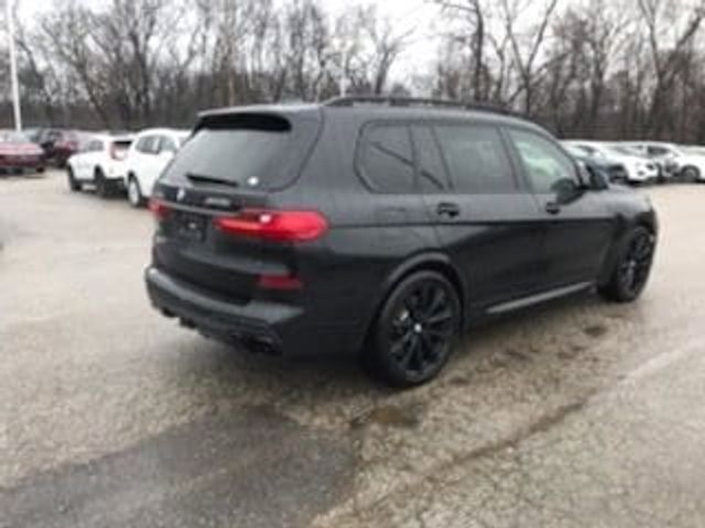 2022 BMW X7 M50i