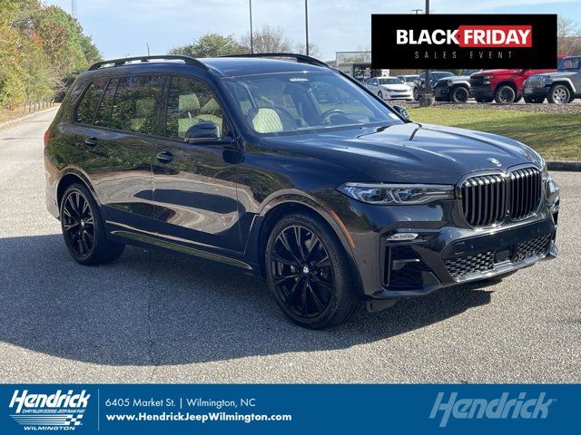 2022 BMW X7 M50i