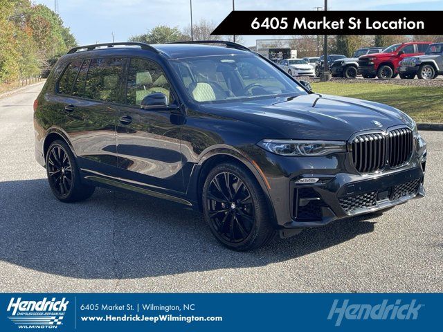 2022 BMW X7 M50i