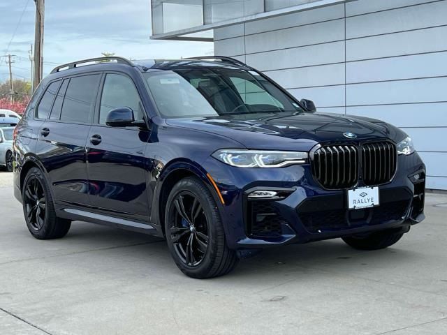 2022 BMW X7 M50i