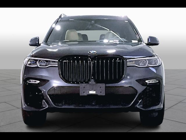 2022 BMW X7 M50i