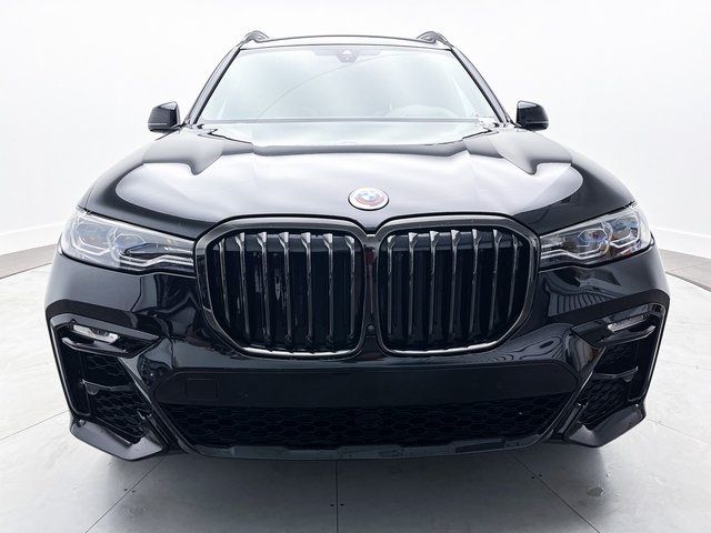 2022 BMW X7 M50i