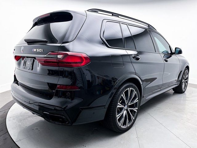 2022 BMW X7 M50i