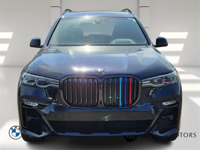 2022 BMW X7 M50i