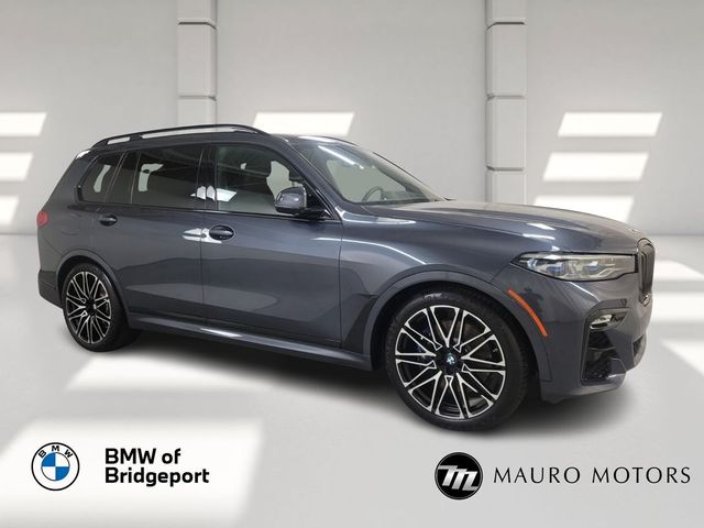 2022 BMW X7 M50i