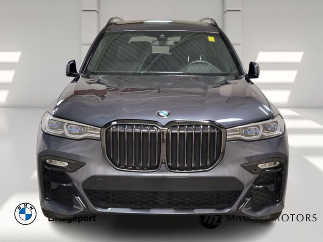 2022 BMW X7 M50i