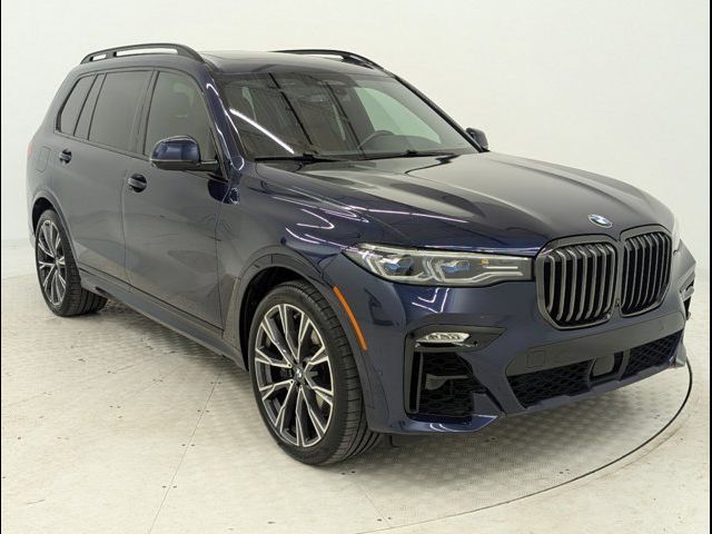 2022 BMW X7 M50i