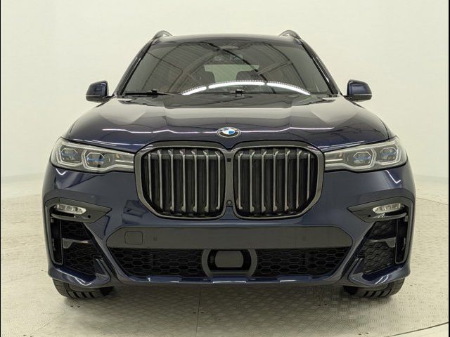 2022 BMW X7 M50i