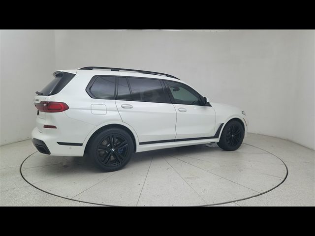 2022 BMW X7 M50i