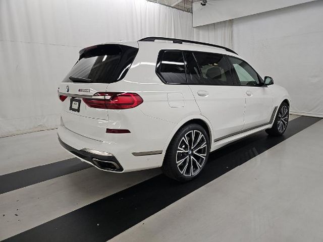 2022 BMW X7 M50i