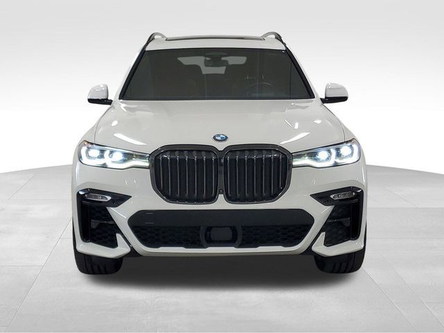 2022 BMW X7 M50i