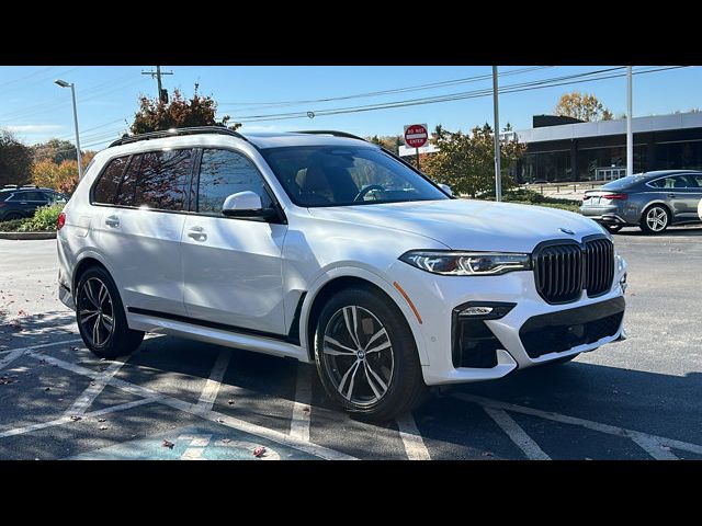 2022 BMW X7 M50i