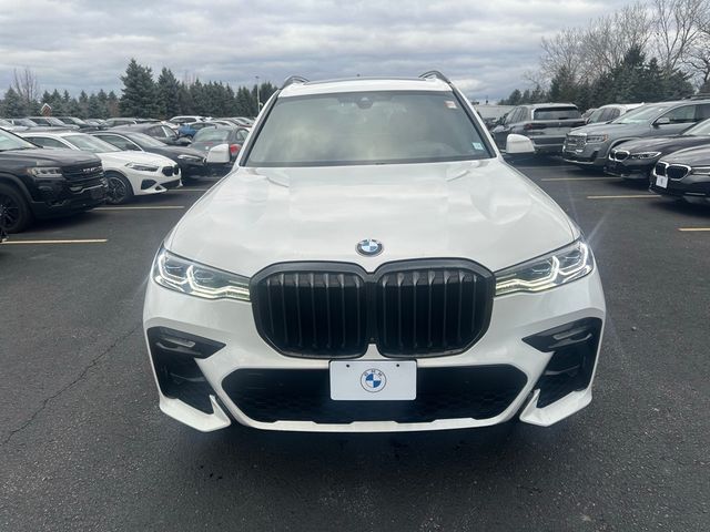 2022 BMW X7 M50i