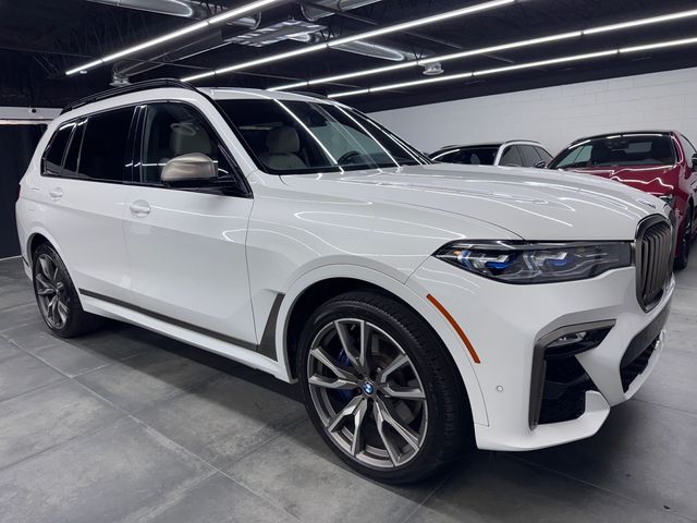 2022 BMW X7 M50i