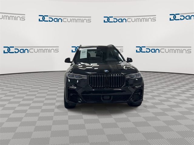 2022 BMW X7 M50i