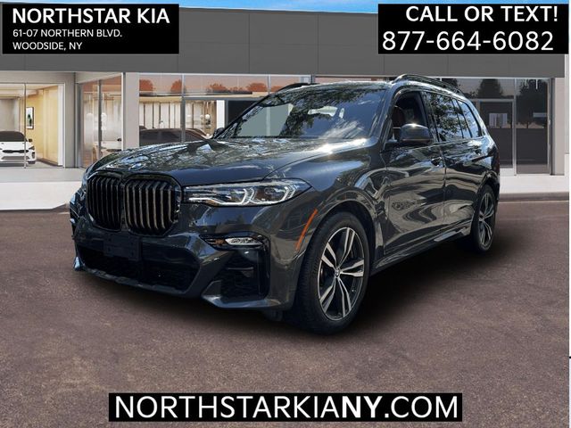 2022 BMW X7 M50i