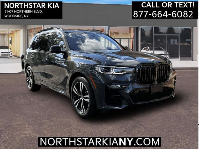 2022 BMW X7 M50i