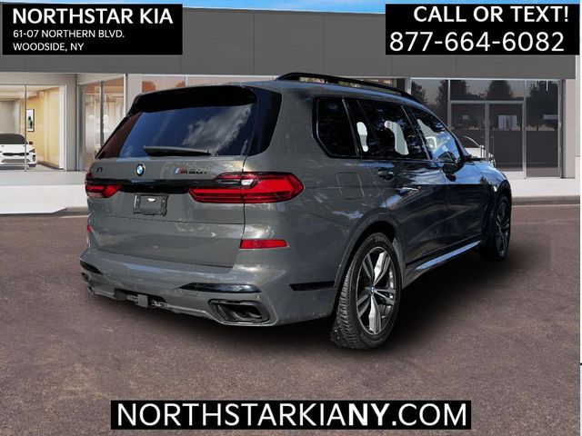 2022 BMW X7 M50i