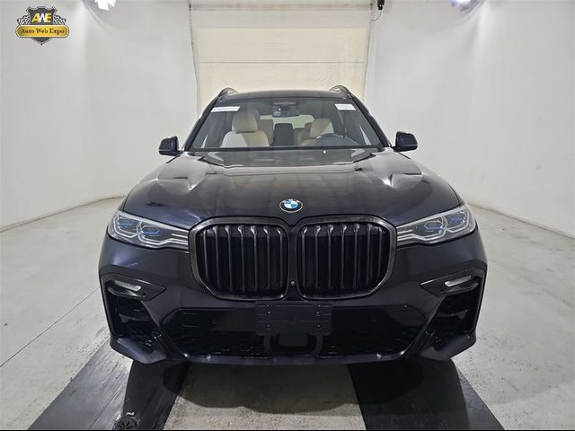 2022 BMW X7 M50i