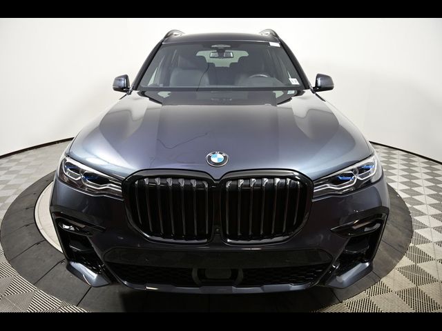 2022 BMW X7 M50i