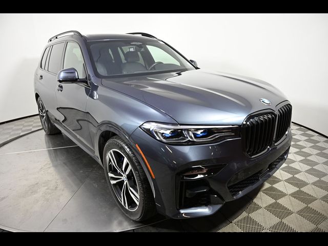 2022 BMW X7 M50i