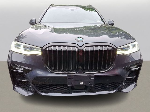 2022 BMW X7 M50i