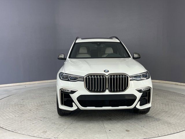 2022 BMW X7 M50i