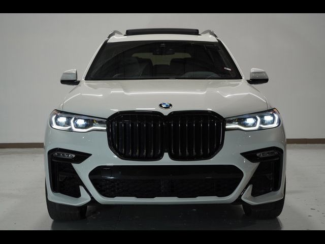 2022 BMW X7 M50i