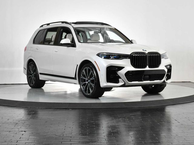 2022 BMW X7 M50i