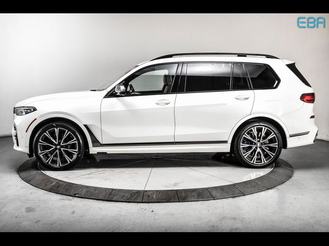 2022 BMW X7 M50i