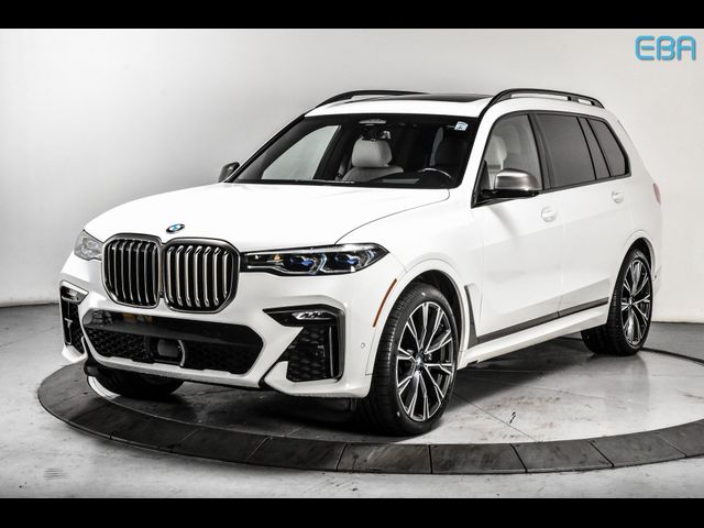 2022 BMW X7 M50i